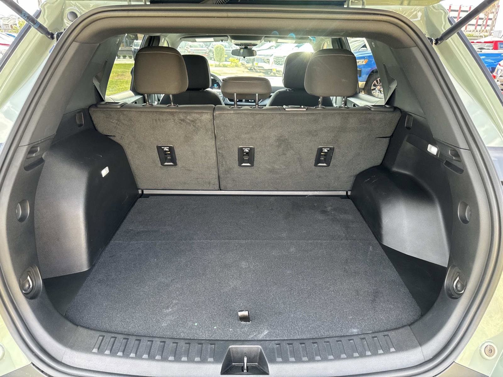 2025 Chevrolet Equinox LT photo 4