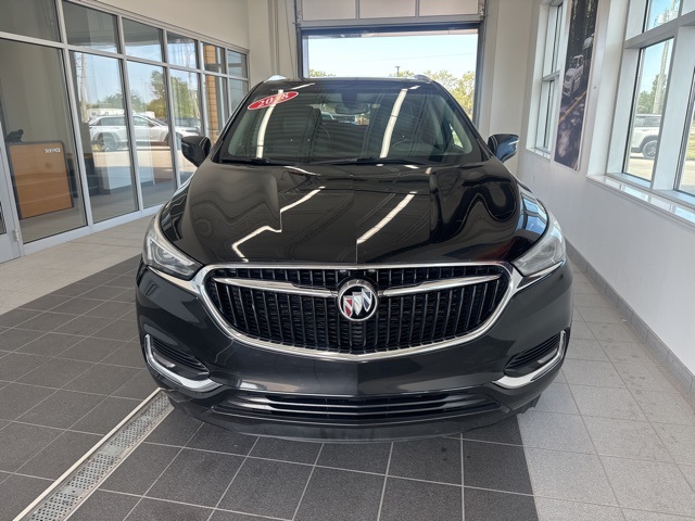 2018 Buick Enclave Essence photo 2