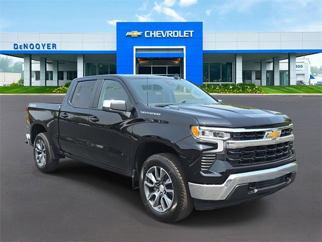 2025 Chevrolet Silverado 1500 LT photo 3