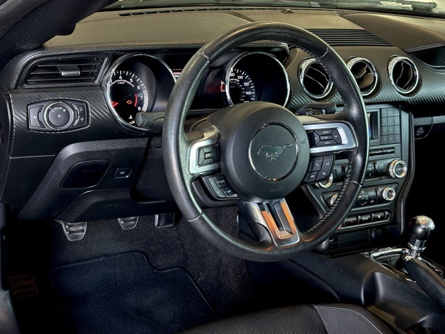 2015 Ford Mustang V6 Convertible photo 15