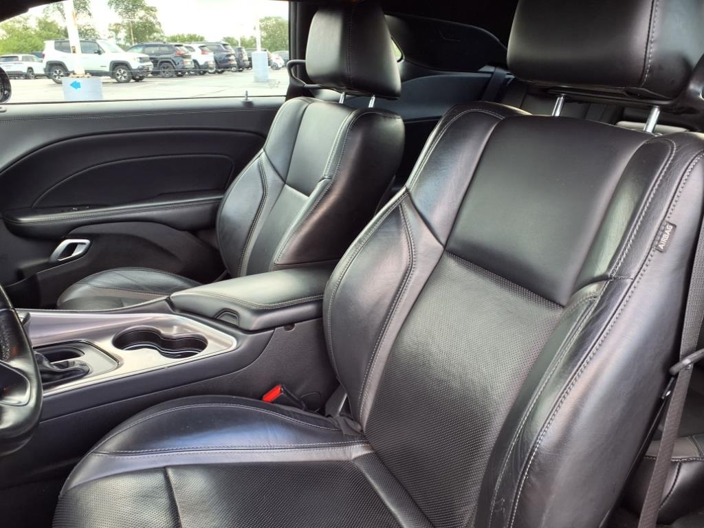 2022 Dodge Challenger SXT photo 11