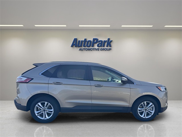 2020 Ford Edge SEL photo 8