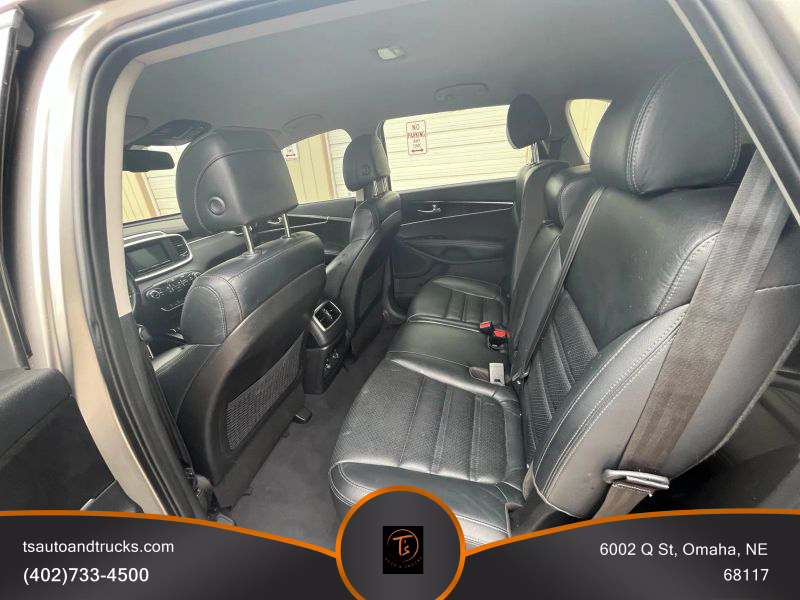 2017 Kia Sorento LX photo 16