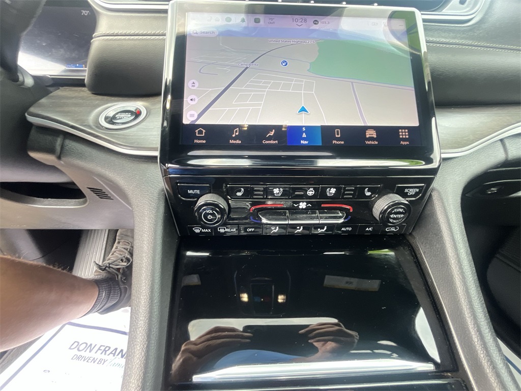 2024 Jeep Grand Cherokee Limited photo 17