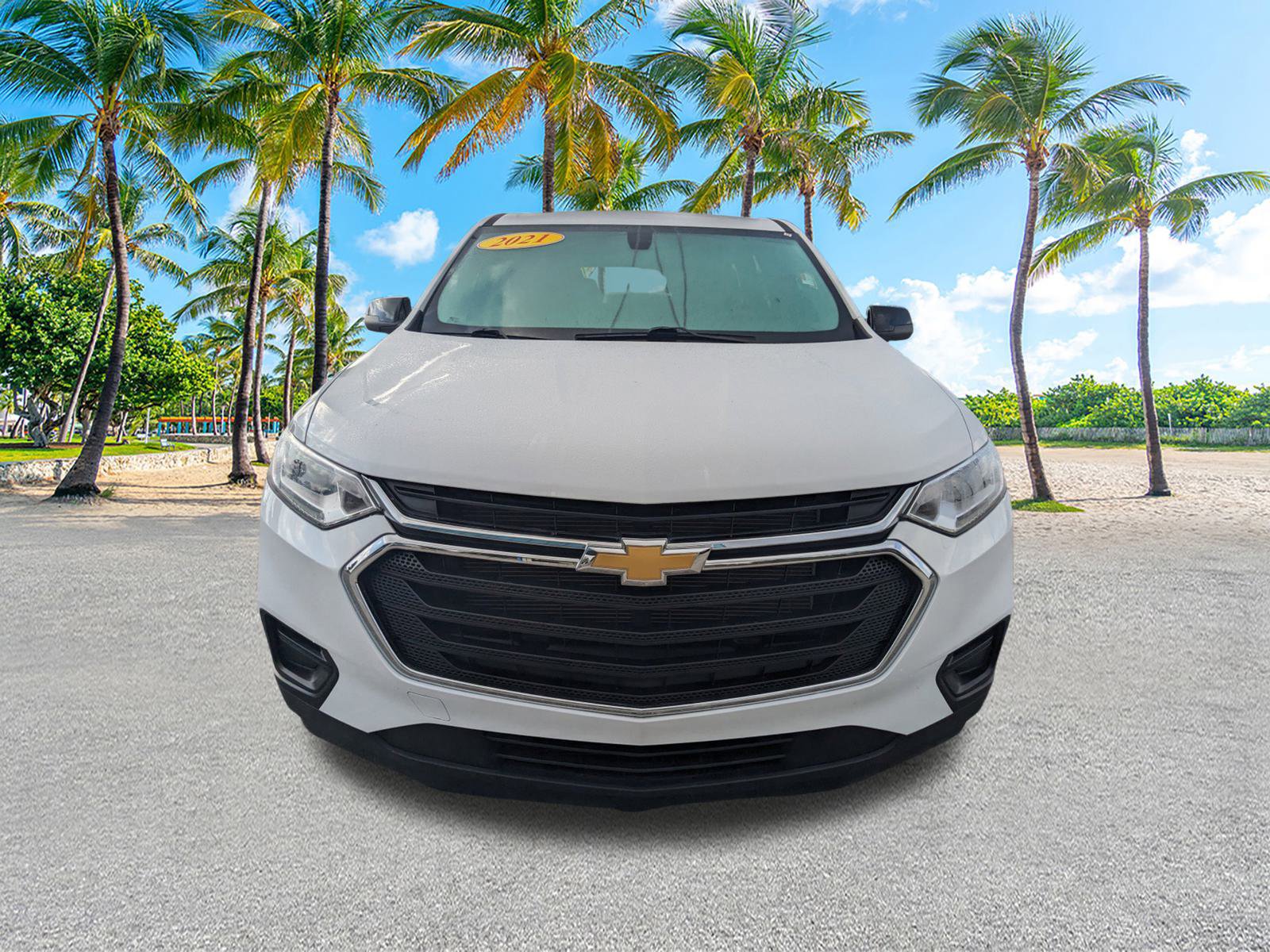 2021 Chevrolet Traverse LS photo 3