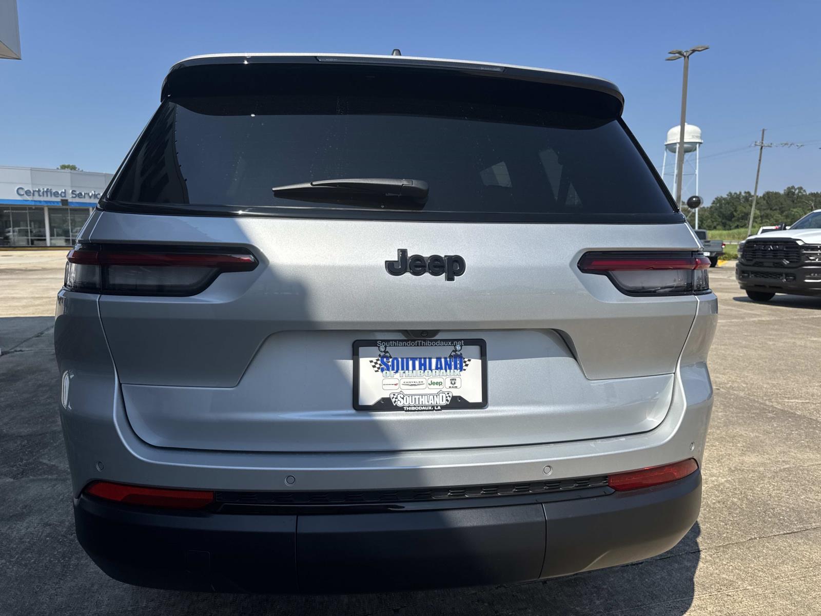 2025 Jeep Grand Cherokee Altitude photo 4