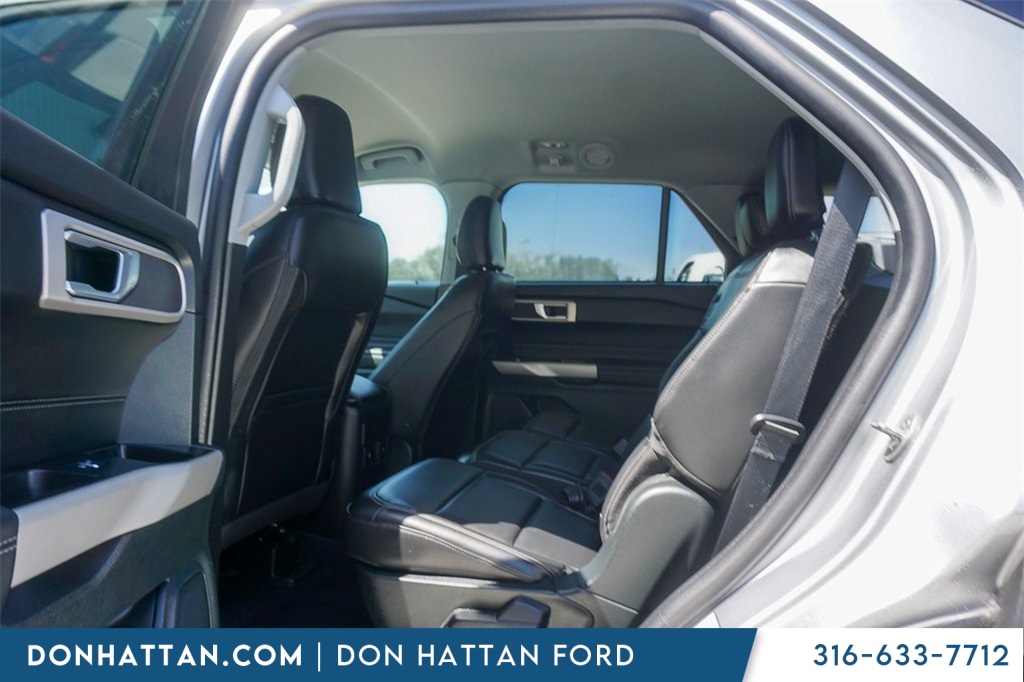 2023 Ford Explorer XLT photo 18