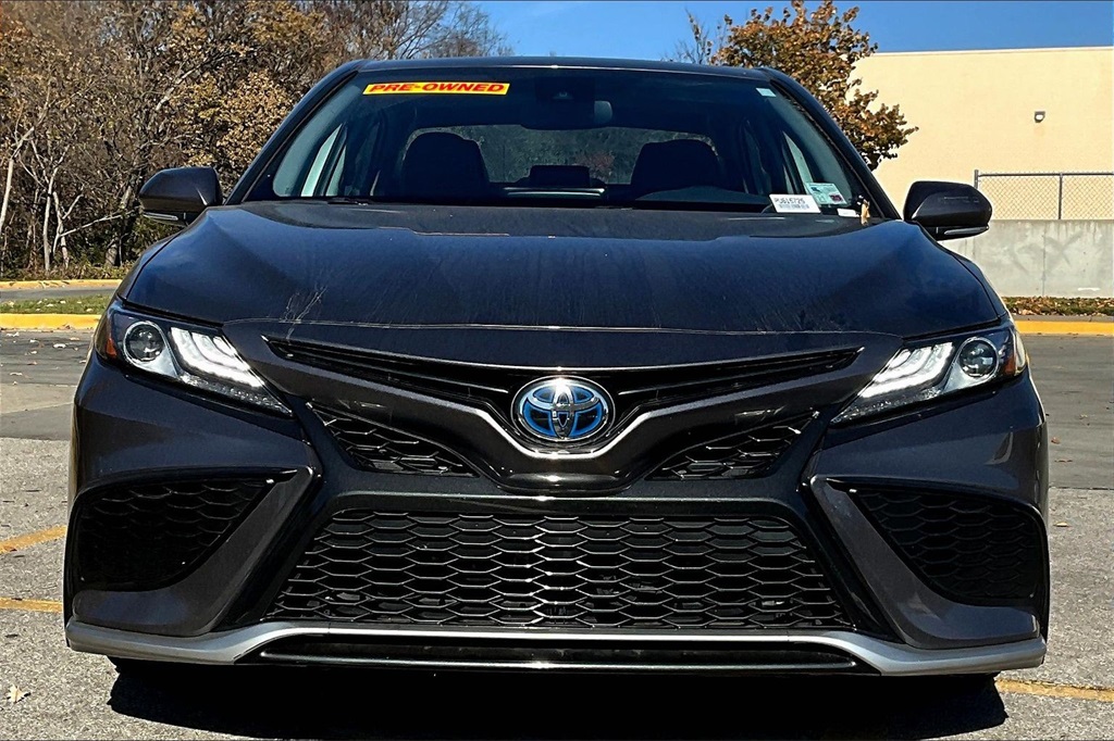 Used 2023 Toyota Camry XSE with VIN 4T1K31AKXPU615725 for sale in Kansas City
