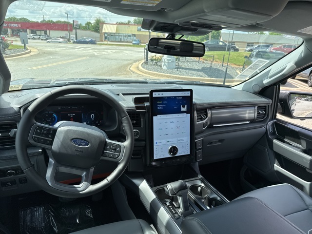 2025 Ford F-150 Lightning photo 22