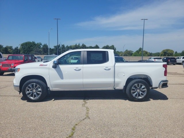 2026 Chevrolet Silverado 1500 LT photo 2