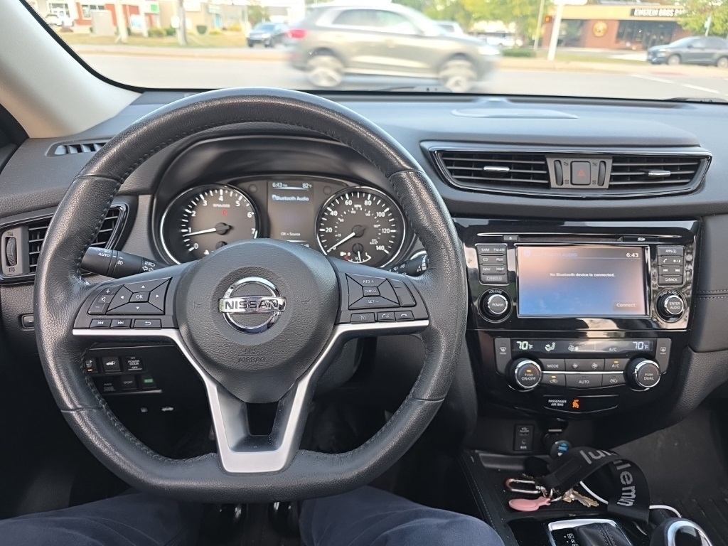 2017 Nissan Rogue SL photo 10