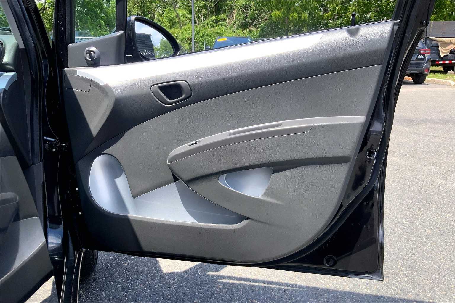 2015 Chevrolet Spark LS photo 22