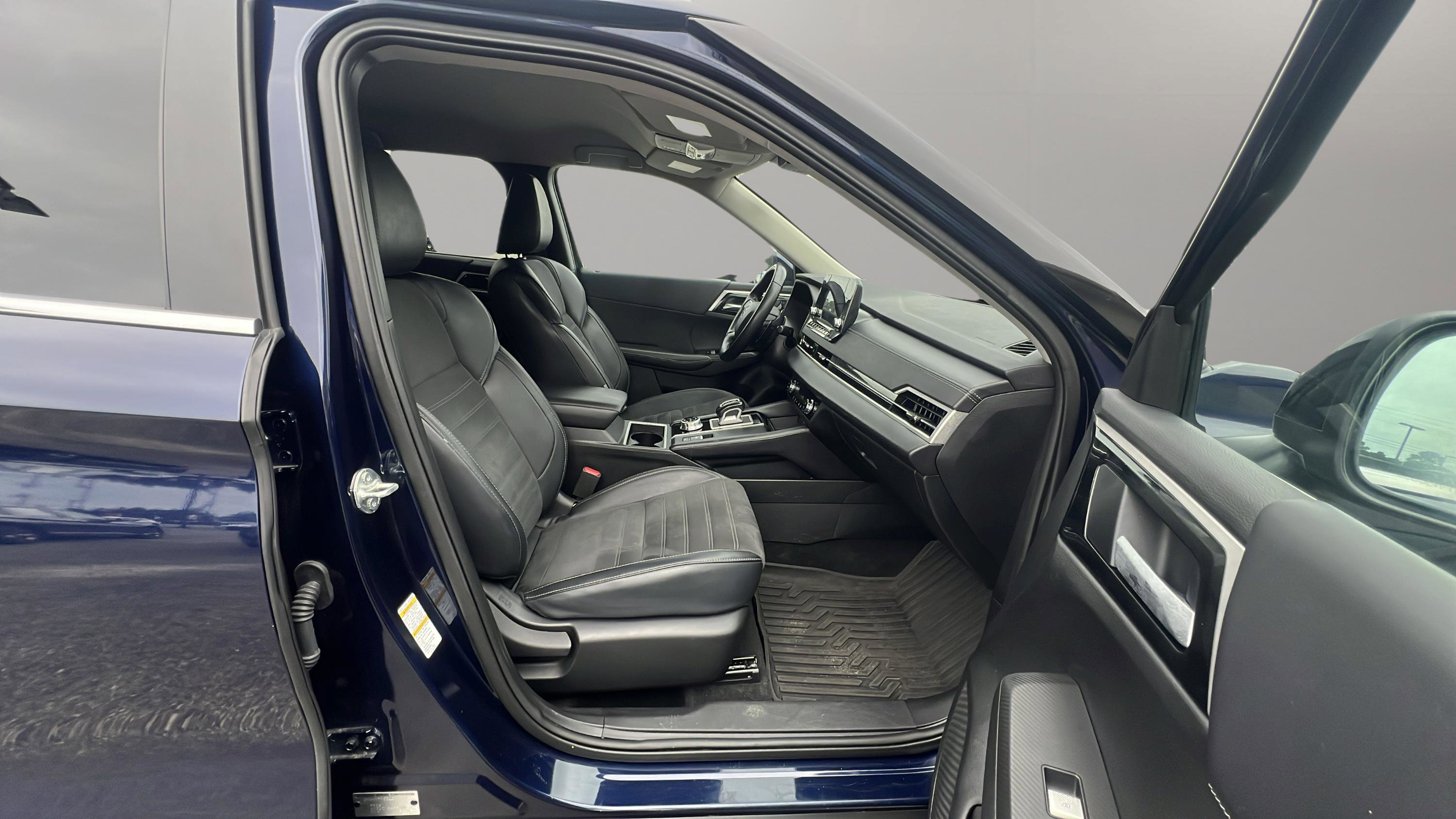 2024 Mitsubishi Outlander SE Black Edition photo 16