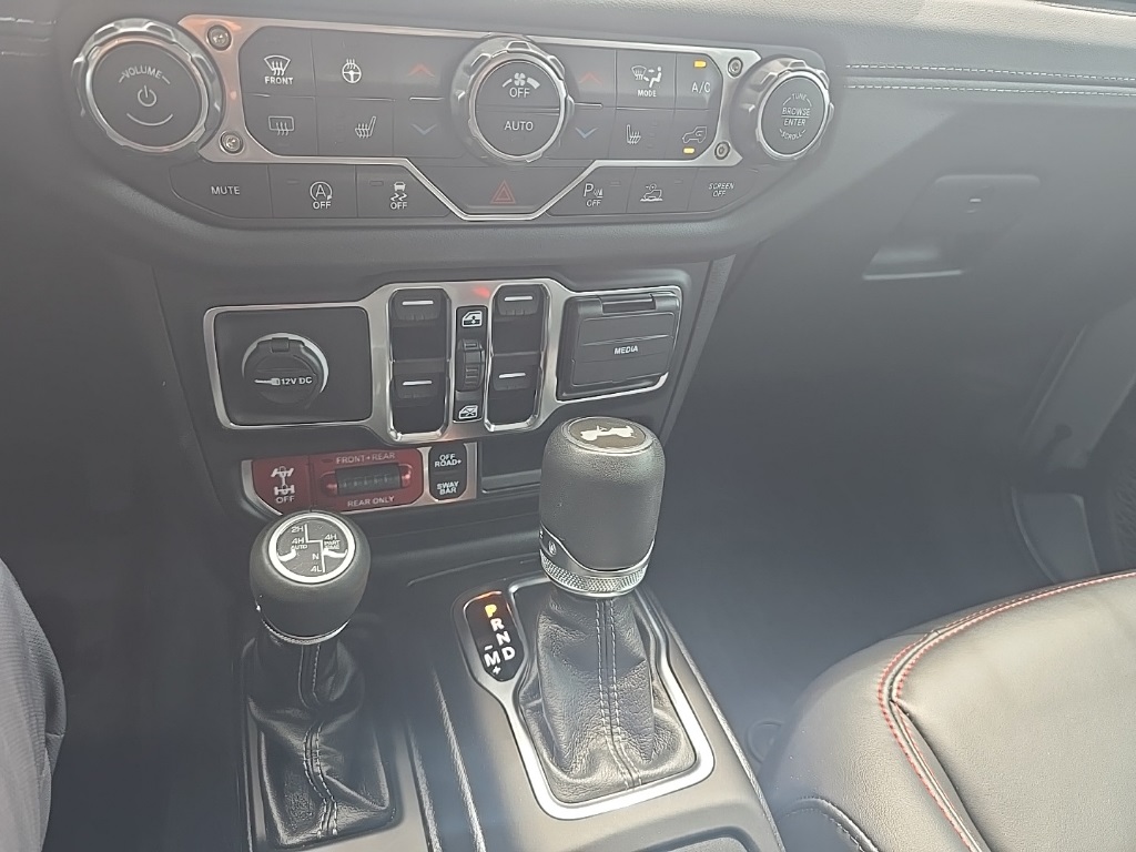 2024 Jeep Wrangler Rubicon X photo 48