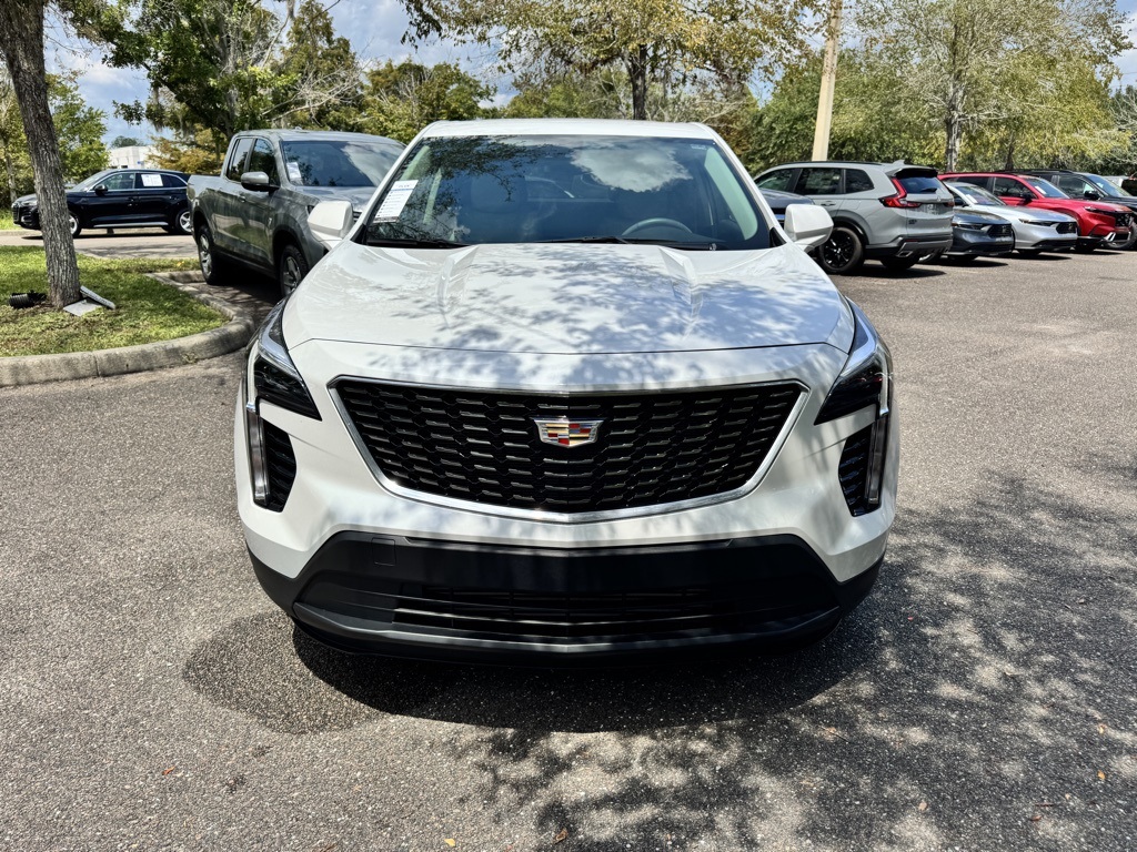2023 Cadillac XT4 Luxury photo 2