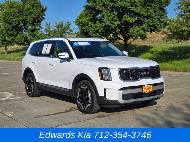 2025 Kia Telluride EX photo 2