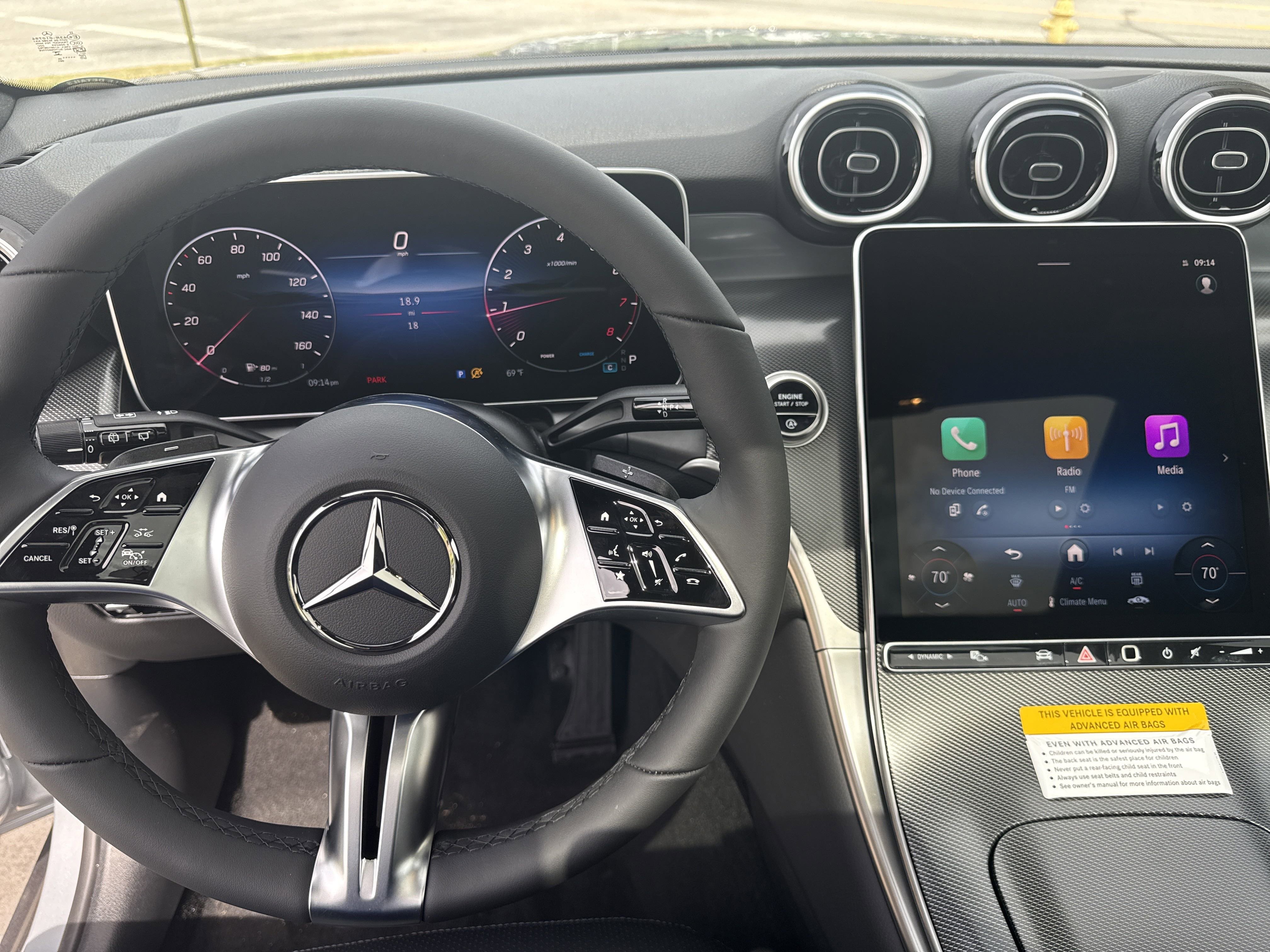 2025 Mercedes Benz GLC 300 4MATIC photo 3