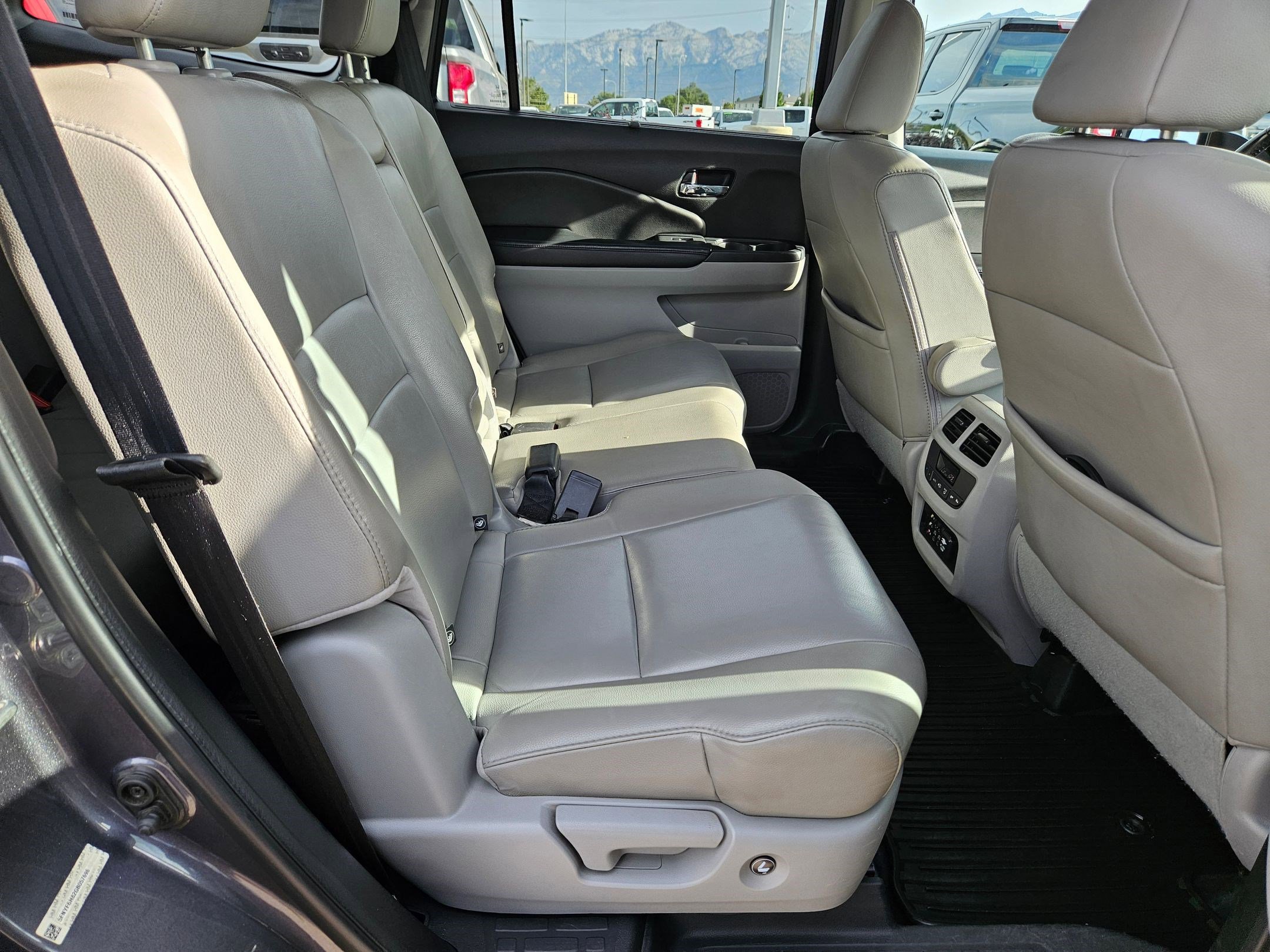 2016 Honda Pilot EX-L photo 28