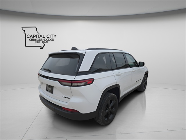 2024 Jeep Grand Cherokee Limited photo 4