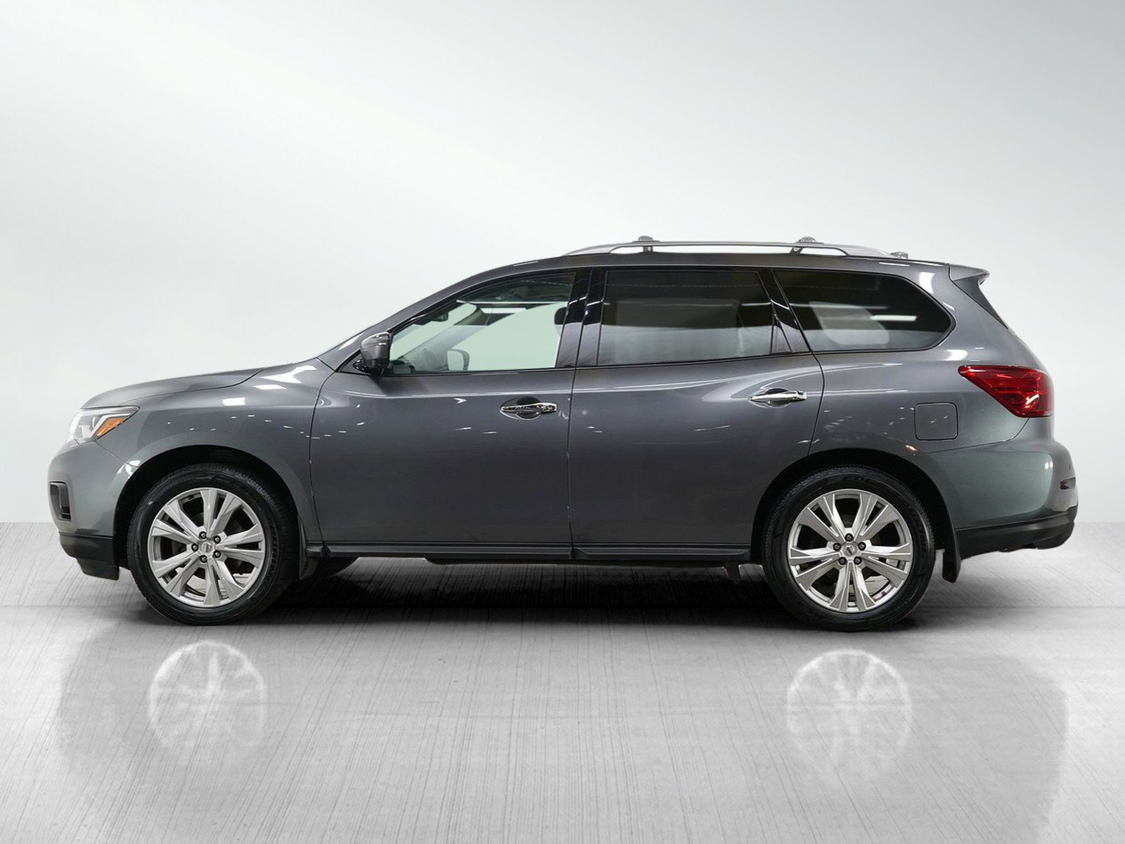 Used 2019 Nissan Pathfinder SL with VIN 5N1DR2MM7KC596883 for sale in Burnsville, Minnesota