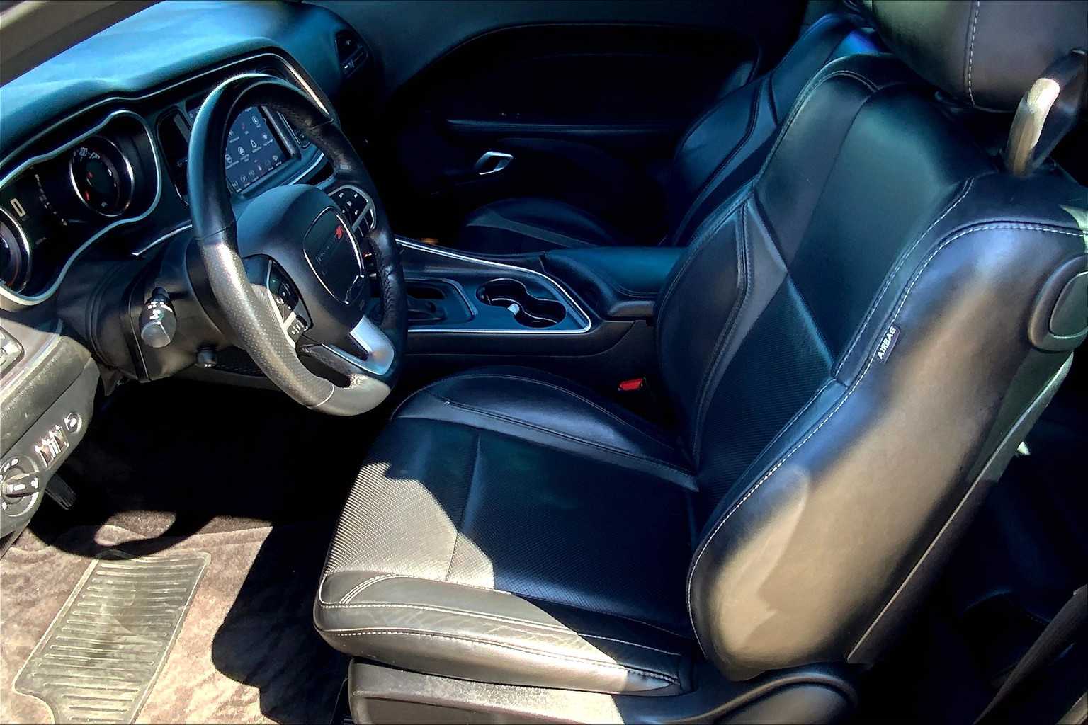 2018 Dodge Challenger R/T photo 14