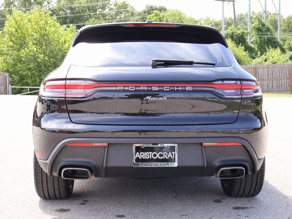 2024 Porsche Macan T photo 7