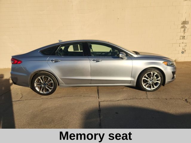 2020 Ford Fusion SEL photo 3