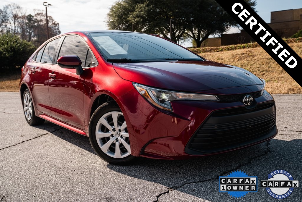 2024 Toyota Corolla LE's photo