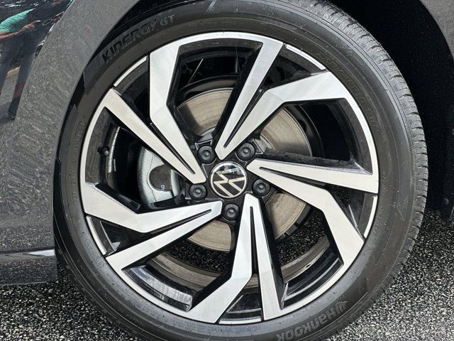 2025 Volkswagen Jetta 1.5T SEL photo 2