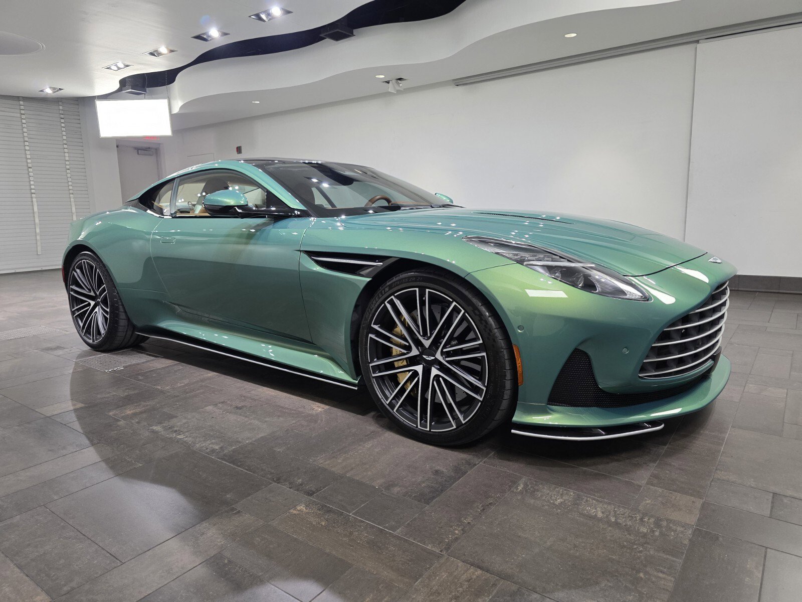 2024 Aston Martin DB12 Base