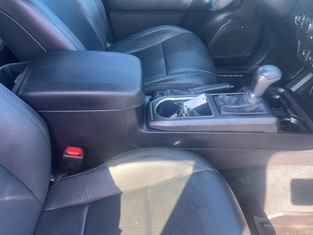 2023 Toyota Tacoma TRD Off-Road photo 6