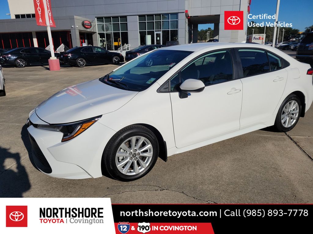 2025 Toyota Corolla LE's photo
