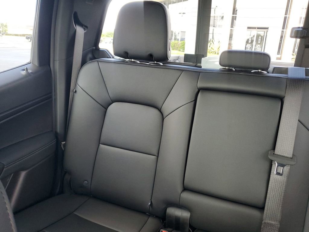 2025 Chevrolet Colorado Work Truck LT photo 12