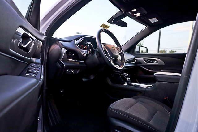 2023 Chevrolet Traverse Cloth photo 14