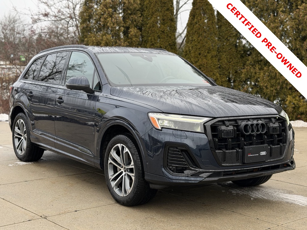 2025 Audi Q7 55 Premium's photo