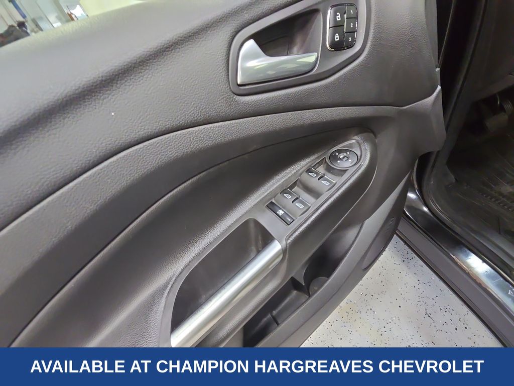 2013 Ford Escape Titanium photo 21