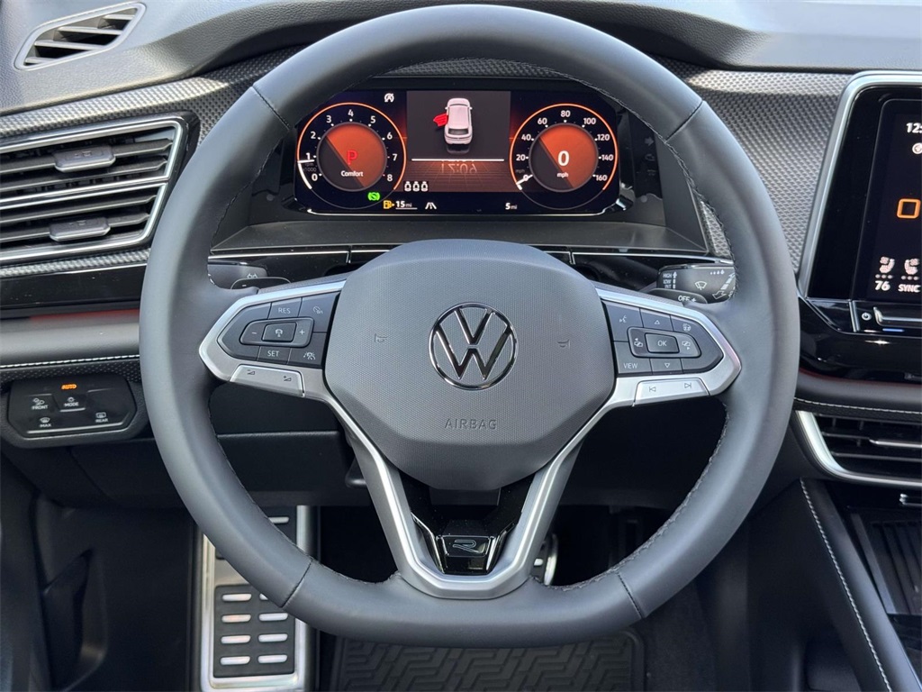 2026 Volkswagen Atlas Cross Sport SEL R-Line photo 18
