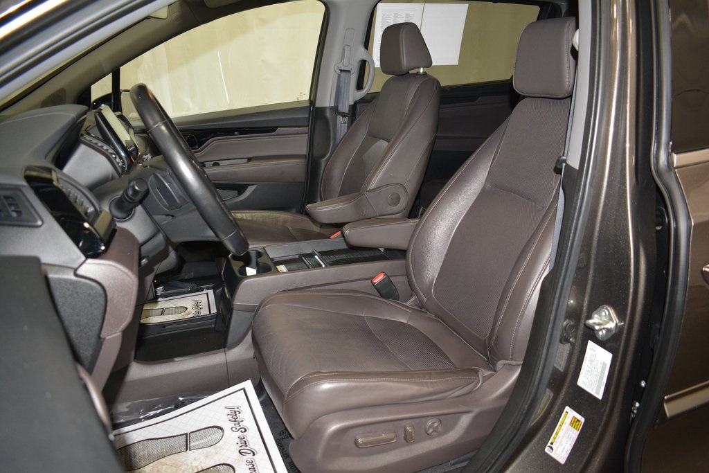 Used 2020 Honda Odyssey Elite with VIN 5FNRL6H96LB056180 for sale in Steubenville, OH