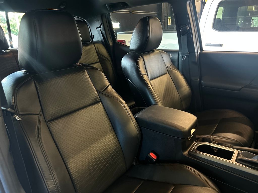 2023 Toyota Tacoma TRD Off-Road photo 10