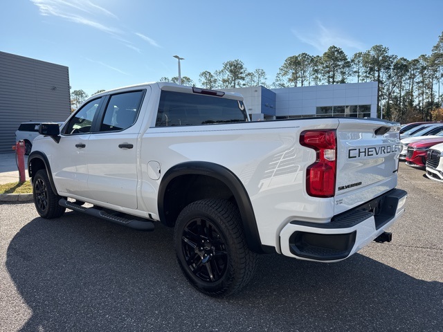 2020 Chevrolet Silverado 1500 Custom photo 3