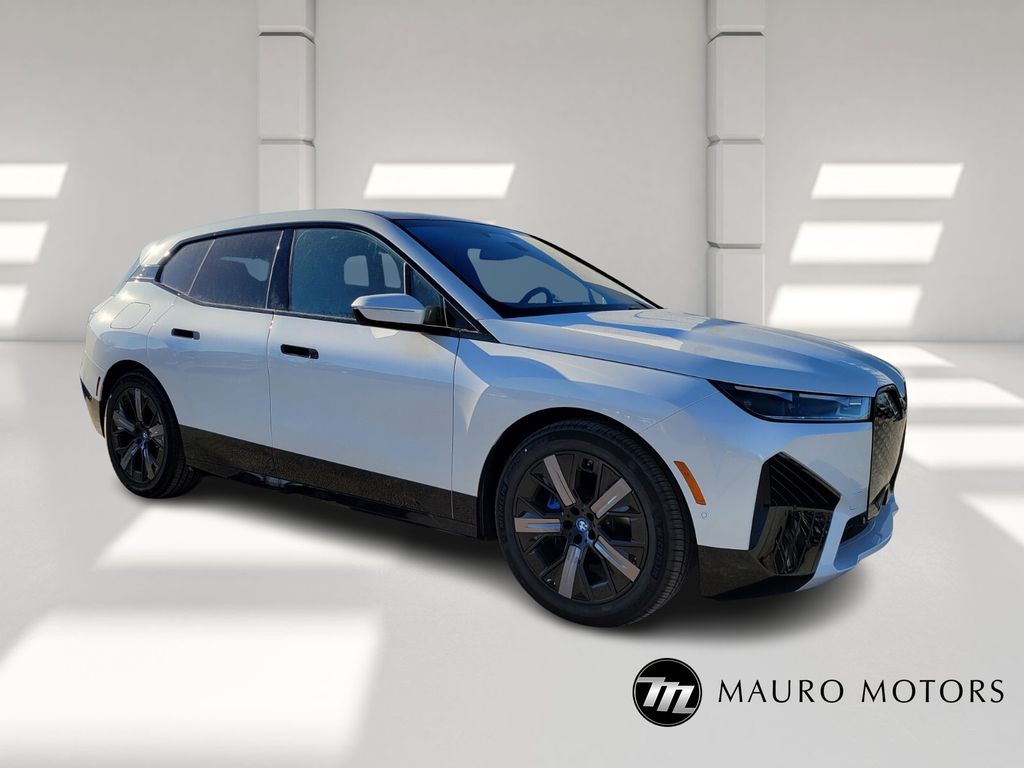 2025 BMW iX M60's photo