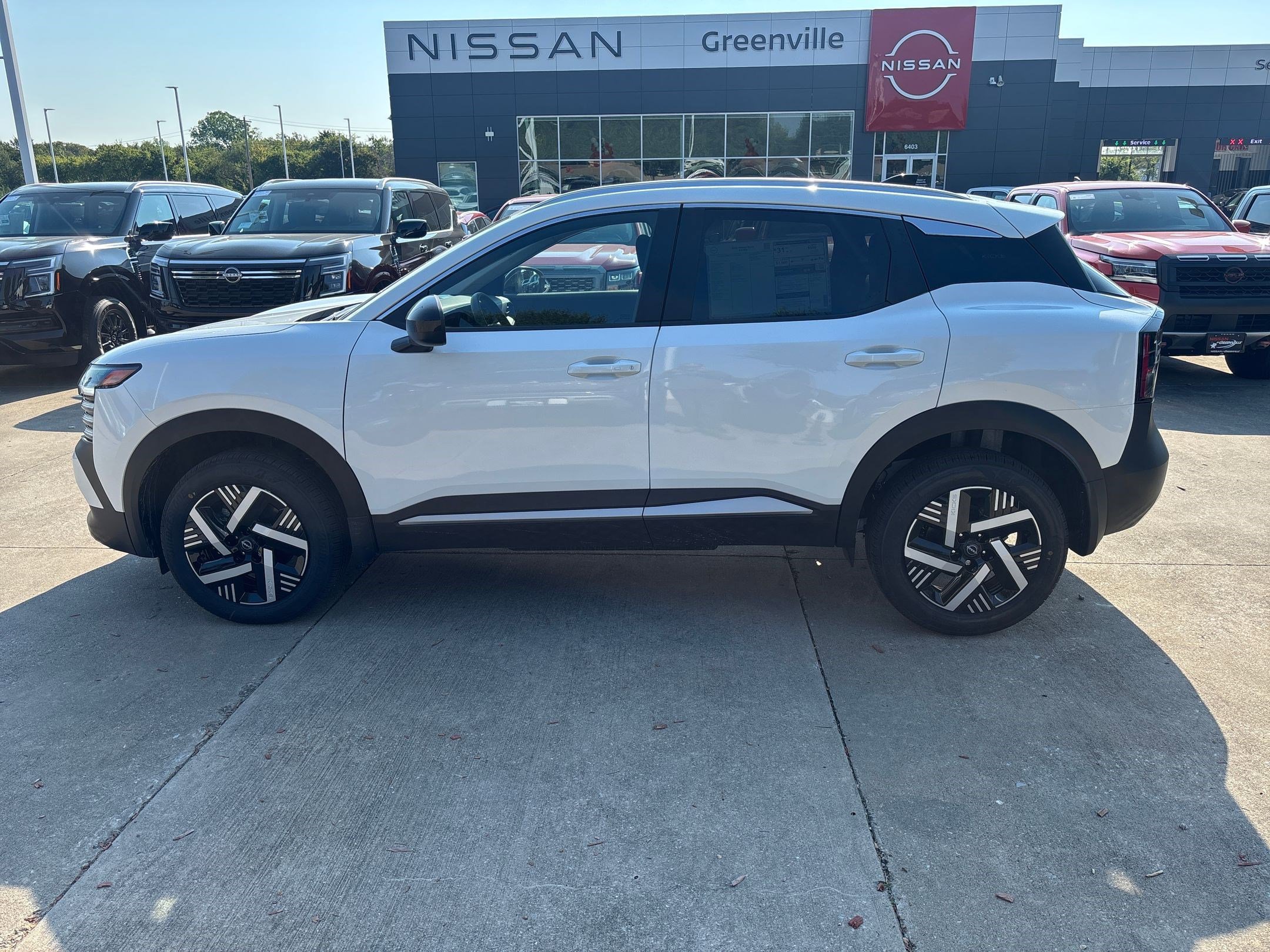 2026 Nissan Kicks SV photo 2