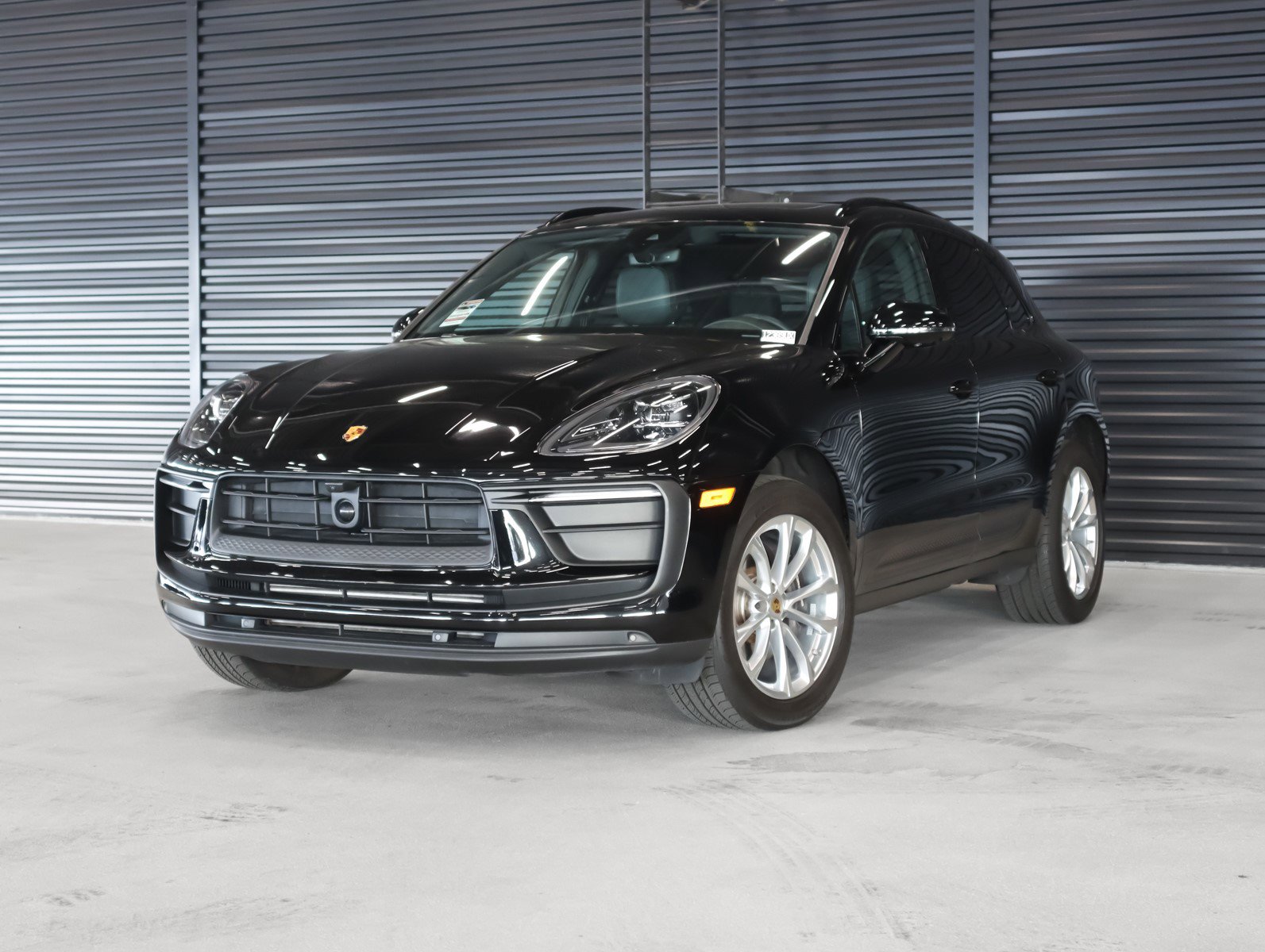 2023 Porsche Macan T