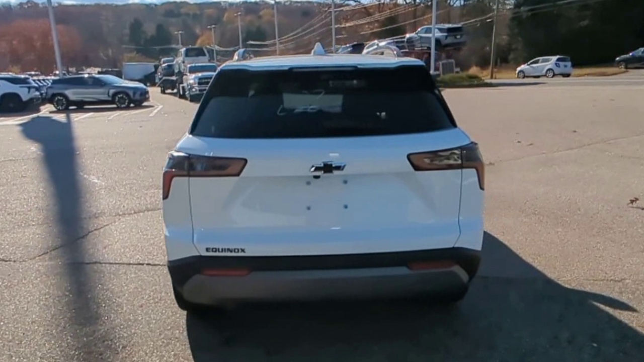 2025 Chevrolet Equinox LT photo 30