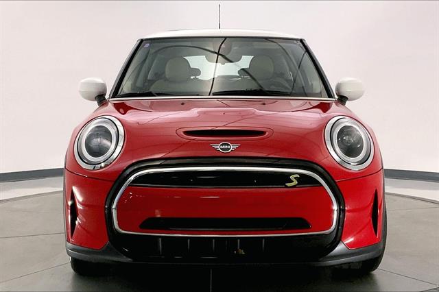 Used 2022 MINI Hardtop 2 Door SE with VIN WMW13DJ09N2S06315 for sale in Cincinnati, OH