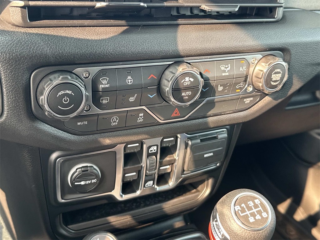 2025 Jeep Wrangler Sport S photo 19