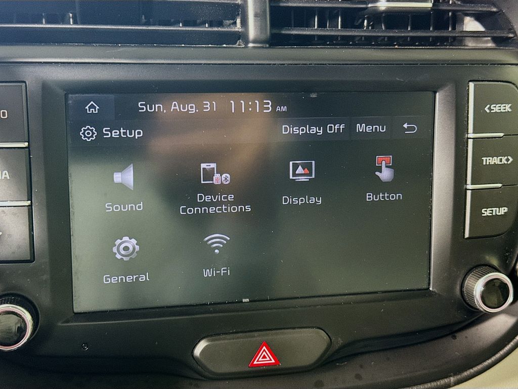 2022 Kia Soul LX photo 13