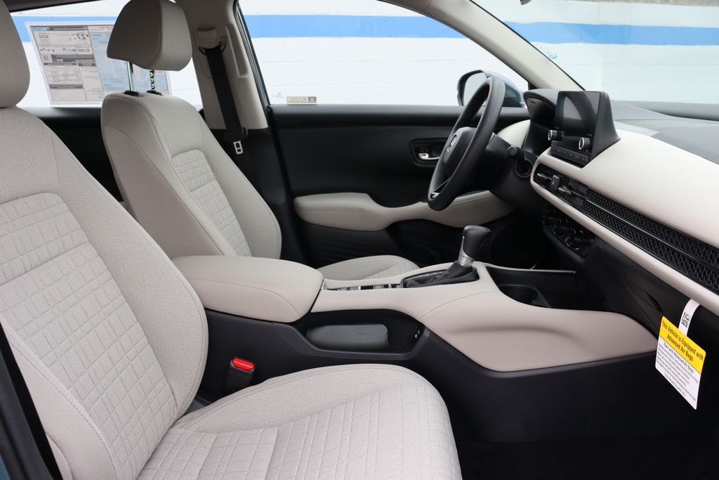 2025 Honda HR-V LX photo 19