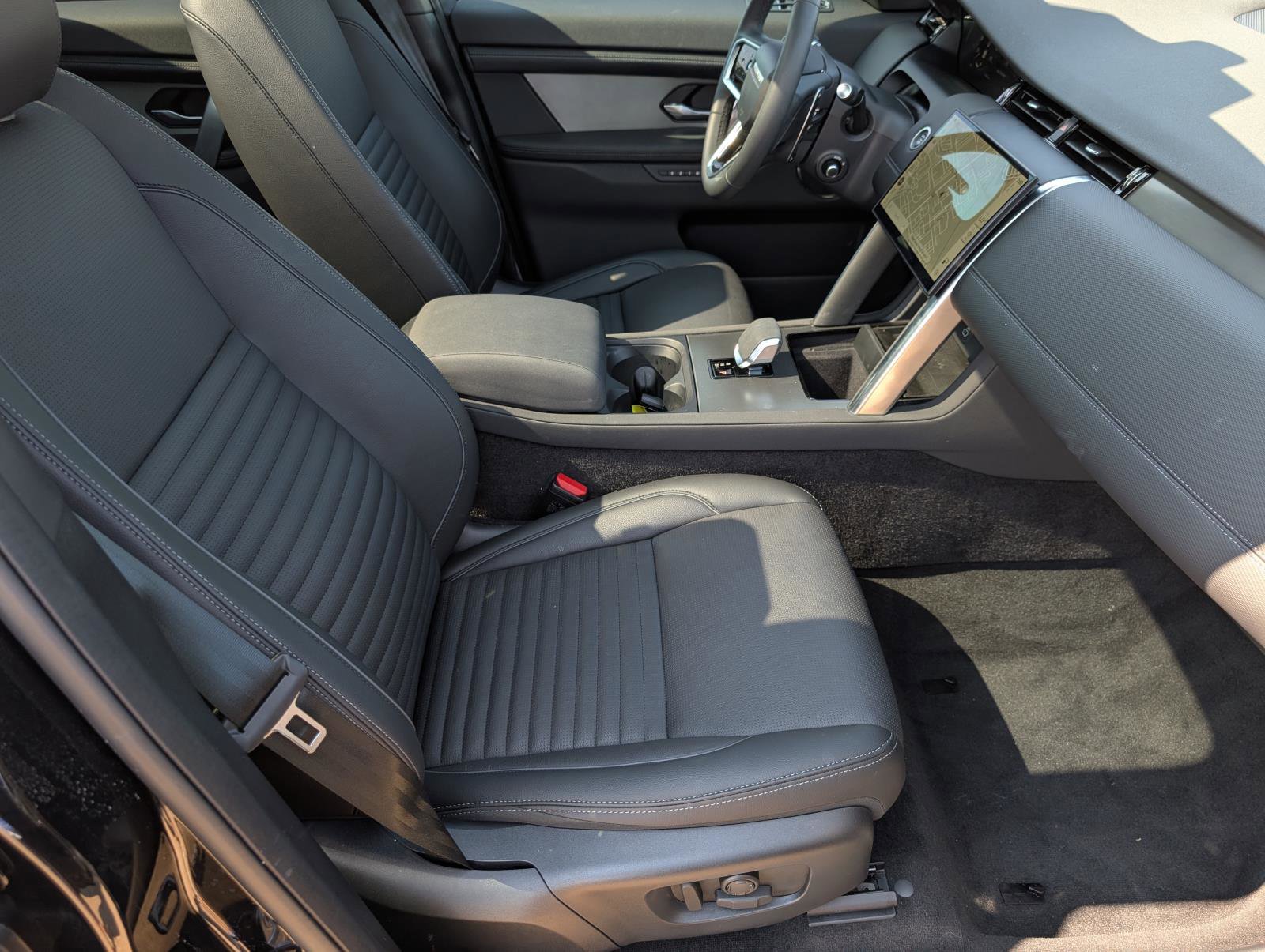 2024 Land Rover Discovery Sport Dynamic SE photo 36