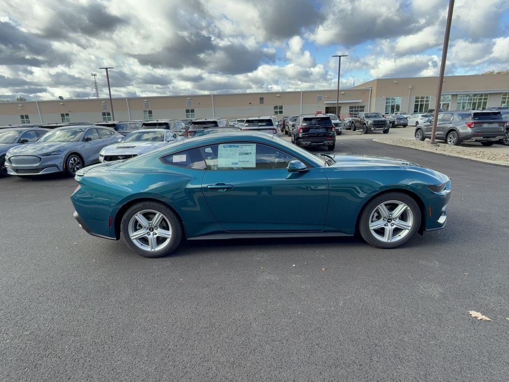 2026 Ford Mustang EcoBoost Premium photo 4